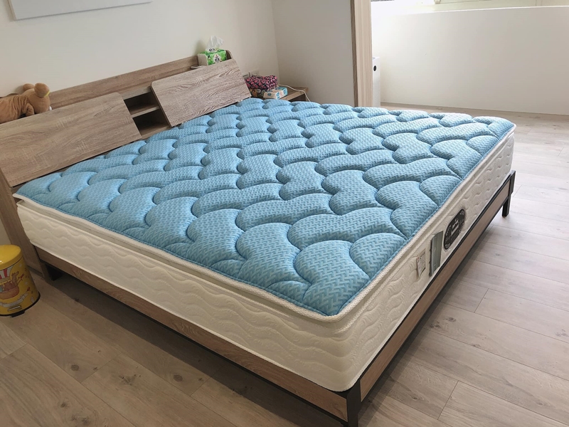 Blue pearl-mattress